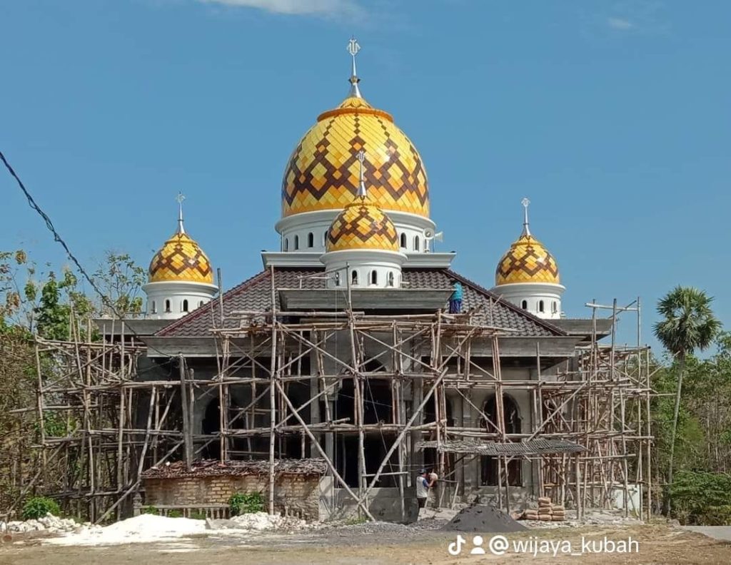 kubah masjid al-hidayah sumenep madura